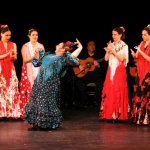 <p dir="\"\\"\\\\"rtl\\\\"\\"\"">סילביה דוראן עם<br />להקת הפלמנקו סילביה דוראן<br />להקת הפלמנקו יוקו קומטסוברה<br />FIN DE FIESTA - BULERIAS<br />מתוך המופע ANDALUCIA LEJANA<br />&nbsp;תאטרון HAIYUZA<br />טוקיו יפן מרץ 2007<br />TAKIDA&nbsp; צילום</p>